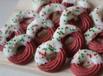 step1: 室溫牛油加入糖粉打發至變淺