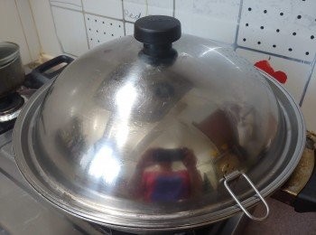 step8: 蓋上蓋慢火3分鐘煮至雞熟透