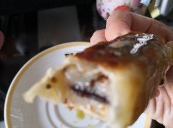 step2: 用小小牛油放入煎pan以小小火慢煎到皮表面金黃焦脆