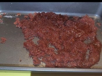 step5: 加入玫瑰露酒，繼續用手攪伴均匀