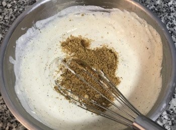 step6: 加入糖拌勻；