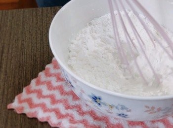 step2: 把粉漿拌勻，然後過篩。