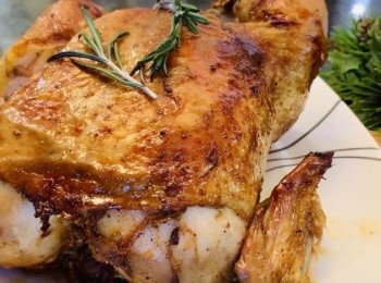 step1: 鸡肉需要提前一晚腌制入味，不用盖上保鲜膜，需要风干水分