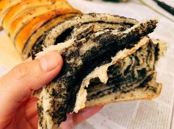 step5: 满满的黑芝麻流心馅儿，好吃的停不了口