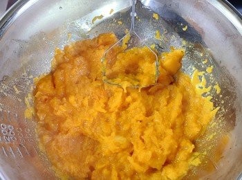 step4: 壓成南瓜蓉。