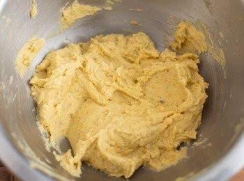 step3: 將地瓜泥翻覆攪拌至口感滑順。