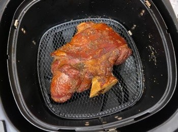 step10: 完成後取出切件，配上芥末醬享用