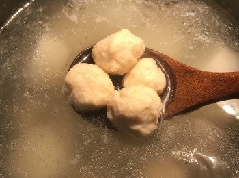 step8: 煮滾後浮起時即可食用。