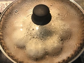 step18: 滾水中火蒸15分鐘。