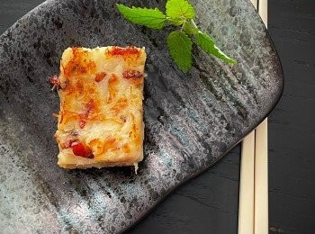 step2: 臘腸和臘肉先汆水