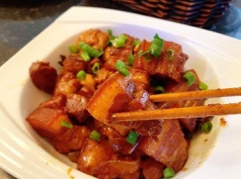 step4: 这时候的五花肉软糯香甜，非常好吃😋