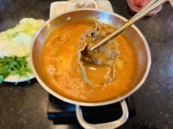 step3: 搭配素菜，丸子，肉片，羊肉牛肉都可以