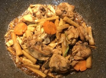 step7: 拌炒到醬汁煮沸；