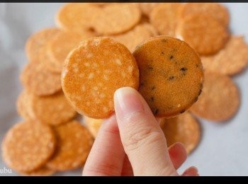 step1: 蛋白加入糖，鹽攪勻