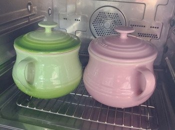 step3: 放入蒸爐內大火燉約45分鐘，如沒有蒸爐可大火隔水燉，最尾10-15分鐘加入冰糖(冰糖可按個人口味稍作加減)。。