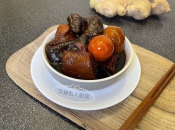 step17: 臨食時再翻滾豬腳薑，即完成，第二轉豬手豬腳有需要時需加入甜醋和黑糯米醋。