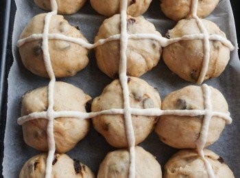 step6: 放入已預熱200度C 烤箱，烤約20分鐘