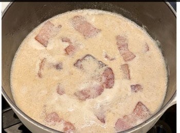 step5: 加入急凍烏冬，中火煮至散開後轉小火