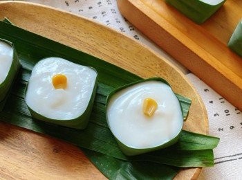 step1: 將斑蘭葉修剪頭尾，洗凈，印乾水份(一塊斑蘭葉約可製作兩個小盒)。
