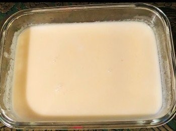 step4: 再加入魚膠粉漿拌勻，然後取出椰汁及待涼。