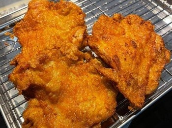 step7: 起鍋後略微放一下會比較好切喔....食用時可灑上胡椒鹽和擠點檸檬汁或金桔汁喔~~~~