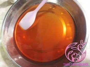 step11: 加入橙紅色素拌勻。