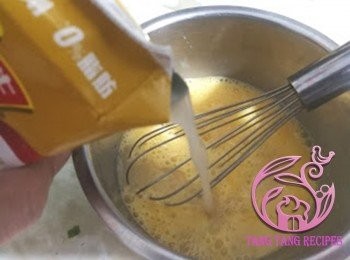 step2: 加入瑤柱上湯攪拌均勻。