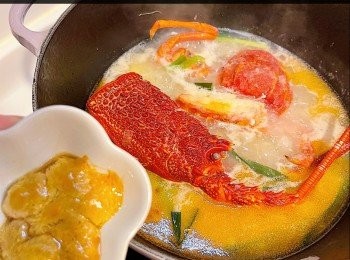 step6: 倒入熱雞湯和龍蝦膏
