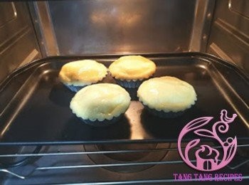step28: 預熱焗爐200℃，焗15分鐘。
如未經冷凍焗10-12分鐘。