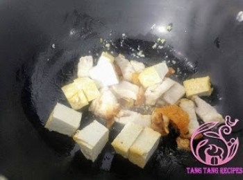 step6: 加入炸豆腐。