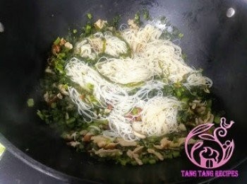 step11: 煮滾加入米粉。