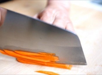 step1: 紅蘿蔔切絲