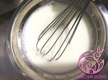 step13: 加入鮮奶攪拌均勻。