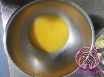 step6: 雞蛋拂打均分。