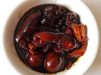 step3: 加入豬腳粒煲1.5小時，搞掂