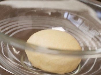 step5: 放入大碗中蓋起來並放置2小時或直到麵團變大一倍。