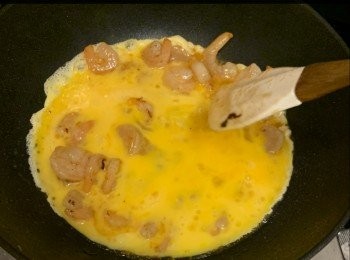 step2: 蛋加水打至均勻