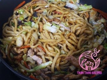 step7: 加入上海粗麵及<span class="group_3">調味</span>料拌勻。