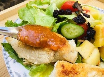 step3: 最後再將買的生菜、葡萄、番茄等等<span class="group_1">食材</span>水洗乾淨。
最重要的一定要加入台塑頂級甘醇蘑菇醬