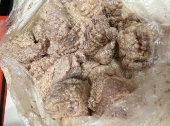 step4: 加入油份再搖勻，要確保看不見乾粉