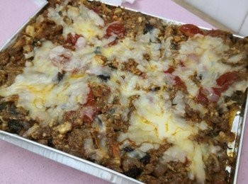 step5: 鋪大約5-6層，最頂層鋪上剩下的所有肉碎及芝士碎