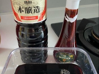 step2: 混合醬油、水、蜜糖
