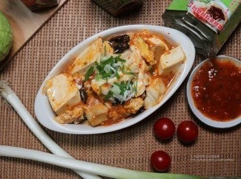 step6: 這道素食的義大利醬燒豆腐超好吃！
無葷食，利用一些蔬菜及豆腐，還有雅涵全素義大利醬，
就能做出一道超下飯的醬燒豆腐。