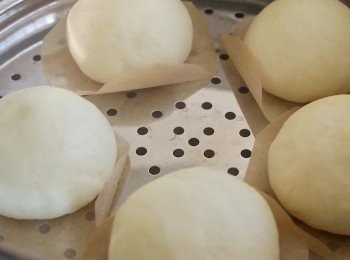 step4: 用中火將麵團蒸12分鐘。
12 分鐘後不要打開蓋子。 蓋上蓋子悶蒸 5 分鐘。

完成！