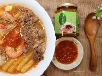 step8: 現在有了台塑餐飲醬料，料理一點都不麻煩，
只要準備自己想吃的<span class="group_1">食材</span>，其它的調味，就交給台塑醬料!