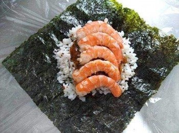 step3: 放上熟蝦仁