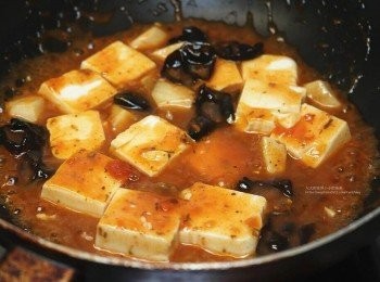 step3: 慢火悶燒讓豆腐入味。