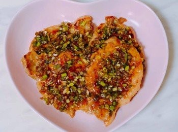 step5: 最後淋上蔥油醬汁