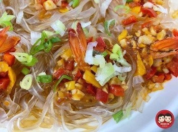 step10: 鮮艷的色澤，還有美麗的蝦尾巴，看起來好美！