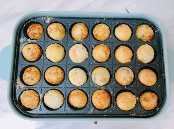 step6: 加熱至整個圓形都變成金黃色後，取出